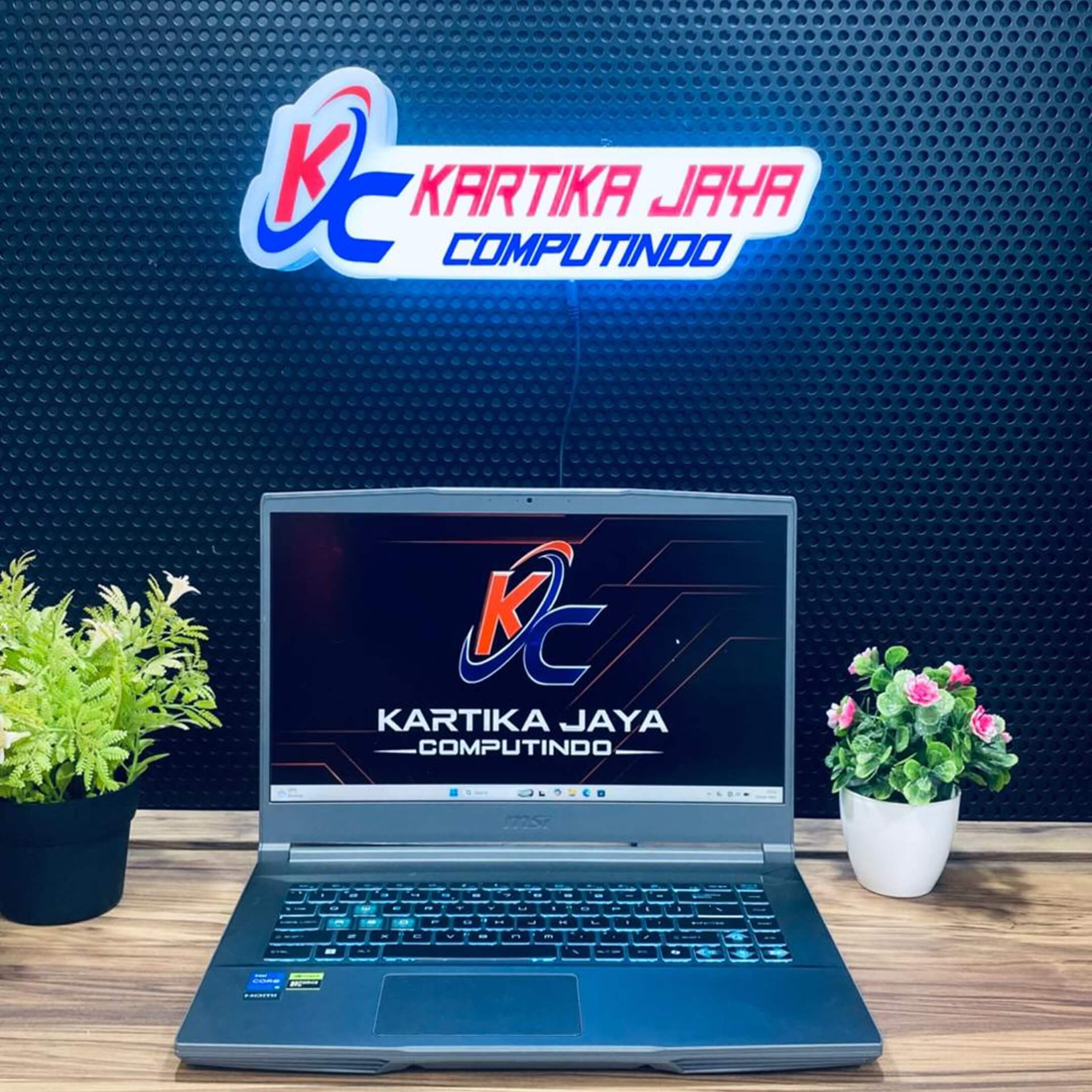 MSI THIN 15 CORE I5 RAM 8 SSD 2ND ISTIMEWA